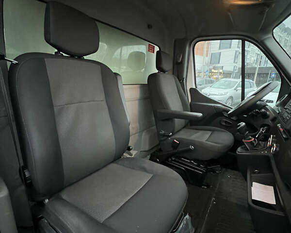 Білий Рено Мастєр, об'ємом двигуна 2.3 л та пробігом 219 тис. км за 24999 $, фото 13 на Automoto.ua