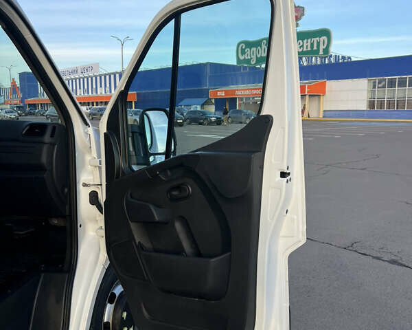 Белый Рено Мастер, объемом двигателя 2.3 л и пробегом 219 тыс. км за 24999 $, фото 28 на Automoto.ua