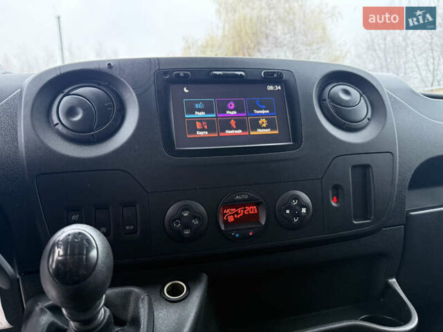 Белый Рено Мастер, объемом двигателя 0 л и пробегом 207 тыс. км за 18700 $, фото 29 на Automoto.ua