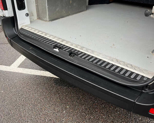 Белый Рено Мастер, объемом двигателя 2.3 л и пробегом 344 тыс. км за 17500 $, фото 44 на Automoto.ua