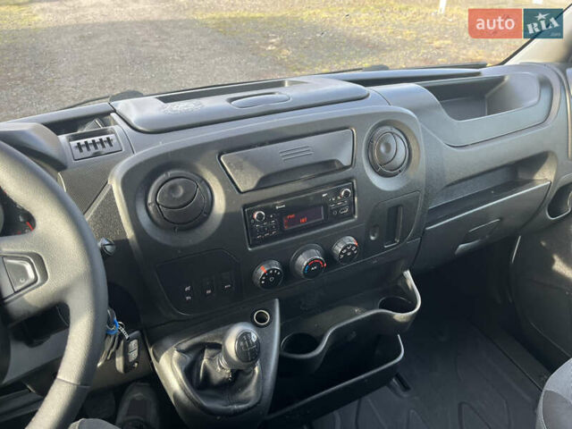 Белый Рено Мастер, объемом двигателя 2.3 л и пробегом 352 тыс. км за 14880 $, фото 21 на Automoto.ua