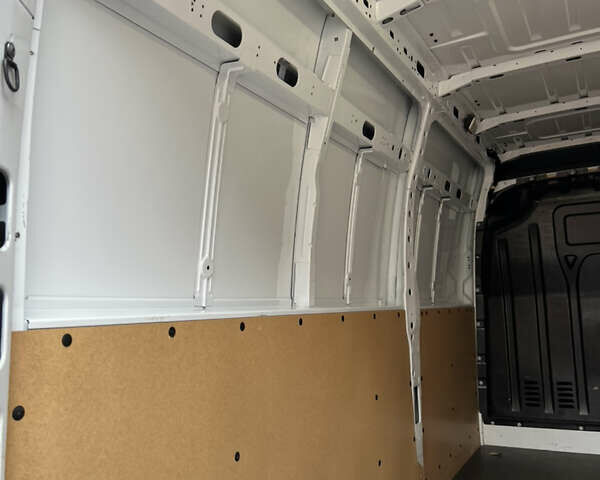 Белый Рено Мастер, объемом двигателя 2.3 л и пробегом 253 тыс. км за 19000 $, фото 34 на Automoto.ua