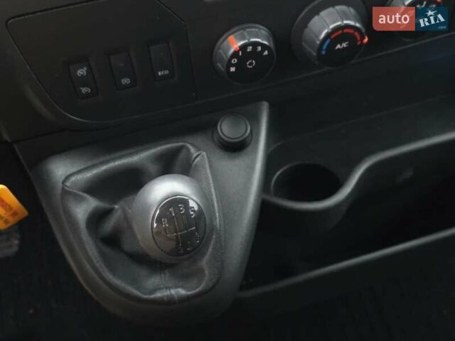 Белый Рено Мастер, объемом двигателя 2.3 л и пробегом 299 тыс. км за 21499 $, фото 28 на Automoto.ua