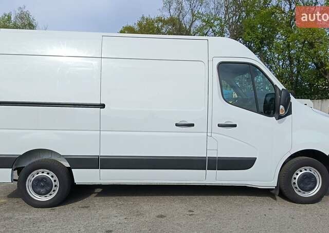 Белый Рено Мастер, объемом двигателя 2.3 л и пробегом 240 тыс. км за 16950 $, фото 3 на Automoto.ua