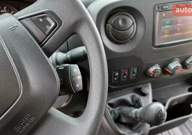 Белый Рено Мастер, объемом двигателя 2.3 л и пробегом 235 тыс. км за 18700 $, фото 30 на Automoto.ua