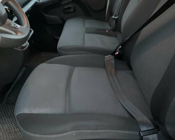 Білий Рено Мастєр, об'ємом двигуна 2.3 л та пробігом 265 тис. км за 17700 $, фото 17 на Automoto.ua