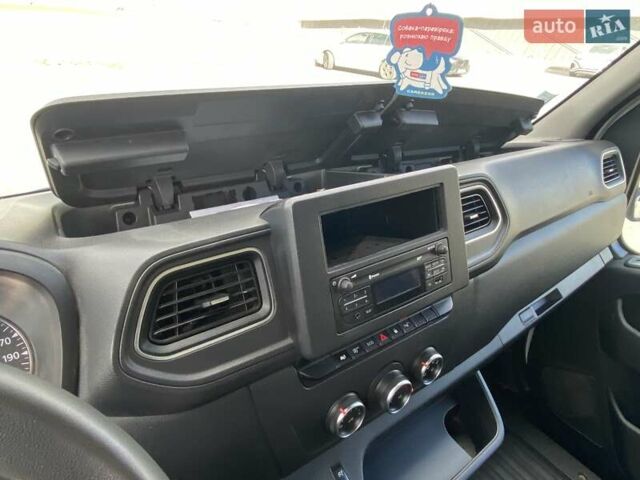 Рено Мастер 2019 в Львове на Automoto.ua Белый Рено Мастер, объемом двигателя 2.3 л и пробегом 294 тыс. км за 19650 $, фото 16 на Automoto.ua