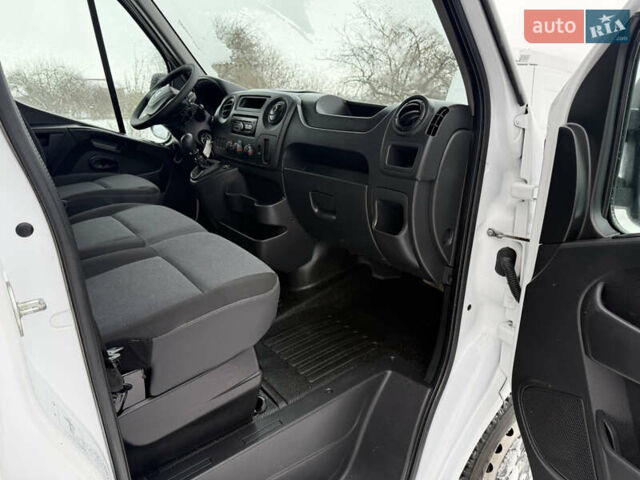 Белый Рено Мастер, объемом двигателя 2.3 л и пробегом 200 тыс. км за 17500 $, фото 9 на Automoto.ua