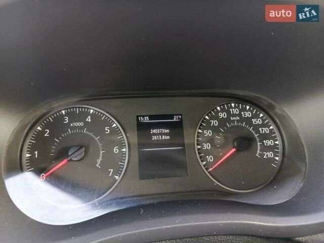 Белый Рено Мастер, объемом двигателя 2.3 л и пробегом 240 тыс. км за 16950 $, фото 17 на Automoto.ua