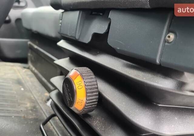 Белый Рено Мастер, объемом двигателя 2.3 л и пробегом 381 тыс. км за 16600 $, фото 6 на Automoto.ua