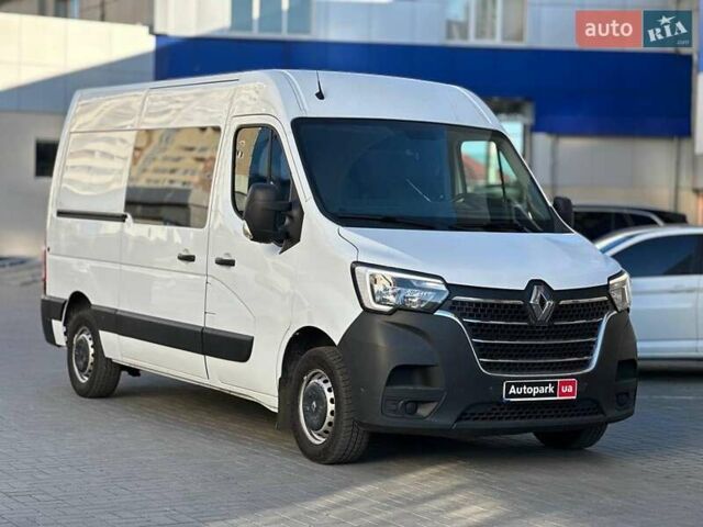Белый Рено Мастер, объемом двигателя 2.3 л и пробегом 298 тыс. км за 26490 $, фото 2 на Automoto.ua