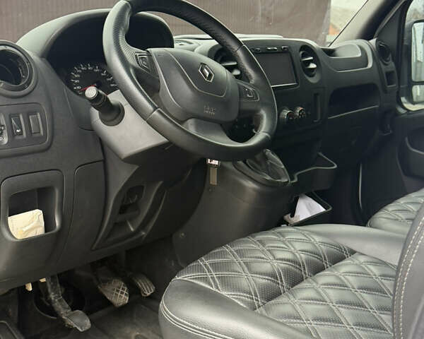 Белый Рено Мастер, объемом двигателя 2.3 л и пробегом 383 тыс. км за 19800 $, фото 3 на Automoto.ua