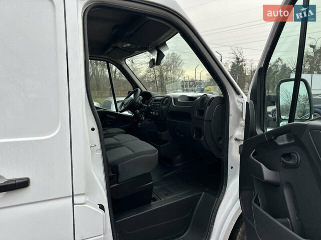 Белый Рено Мастер, объемом двигателя 2.3 л и пробегом 187 тыс. км за 18500 $, фото 17 на Automoto.ua