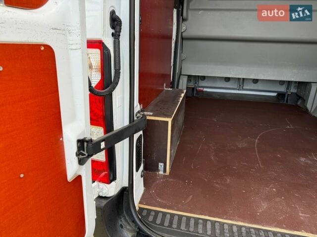 Белый Рено Мастер, объемом двигателя 2.3 л и пробегом 140 тыс. км за 20900 $, фото 62 на Automoto.ua