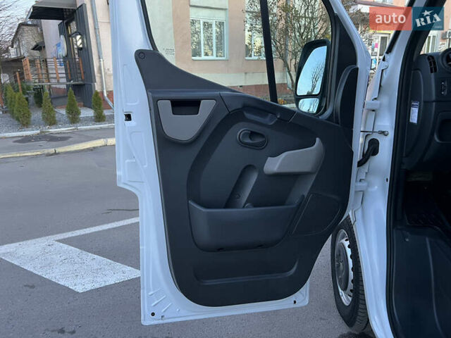 Белый Рено Мастер, объемом двигателя 2.3 л и пробегом 208 тыс. км за 18500 $, фото 28 на Automoto.ua