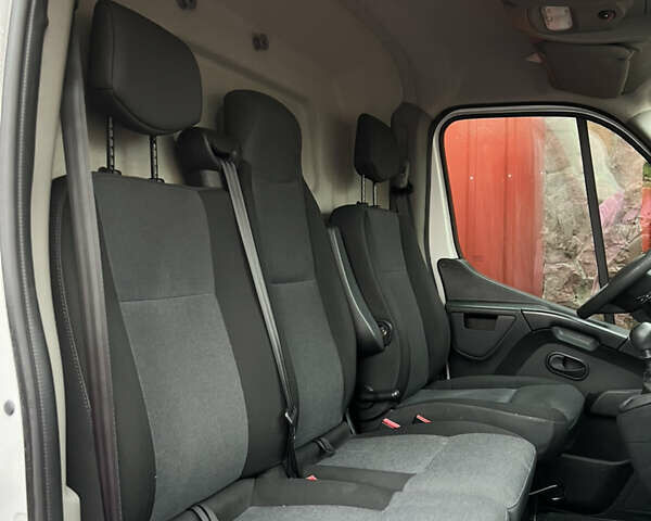 Рено Мастер 2019 в Тернополе на Automoto.ua Белый Рено Мастер, объемом двигателя 2.3 л и пробегом 253 тыс. км за 19000 $, фото 19 на Automoto.ua