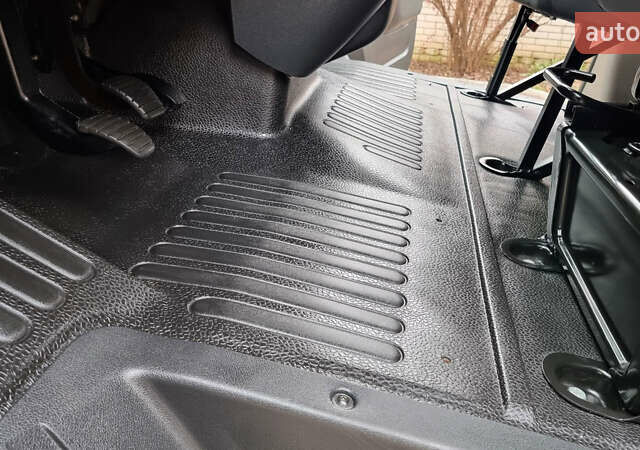 Белый Рено Мастер, объемом двигателя 2.3 л и пробегом 182 тыс. км за 18500 $, фото 8 на Automoto.ua