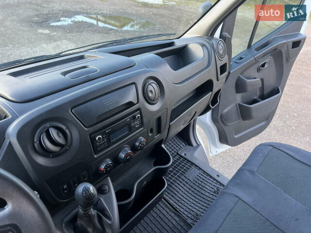 Белый Рено Мастер, объемом двигателя 2.3 л и пробегом 320 тыс. км за 16500 $, фото 11 на Automoto.ua
