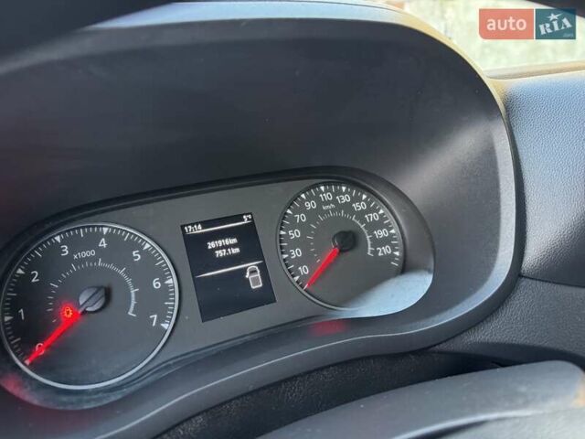 Белый Рено Мастер, объемом двигателя 2.3 л и пробегом 261 тыс. км за 18700 $, фото 12 на Automoto.ua