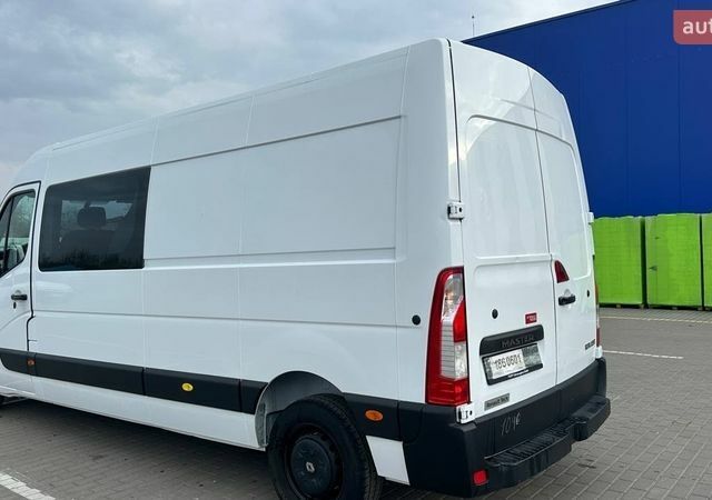 Белый Рено Мастер, объемом двигателя 2.3 л и пробегом 180 тыс. км за 20200 $, фото 2 на Automoto.ua