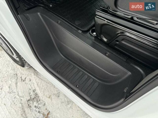 Белый Рено Мастер, объемом двигателя 2.3 л и пробегом 371 тыс. км за 19999 $, фото 40 на Automoto.ua