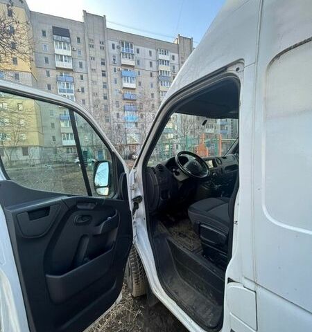 Белый Рено Мастер, объемом двигателя 2.3 л и пробегом 80 тыс. км за 21000 $, фото 5 на Automoto.ua