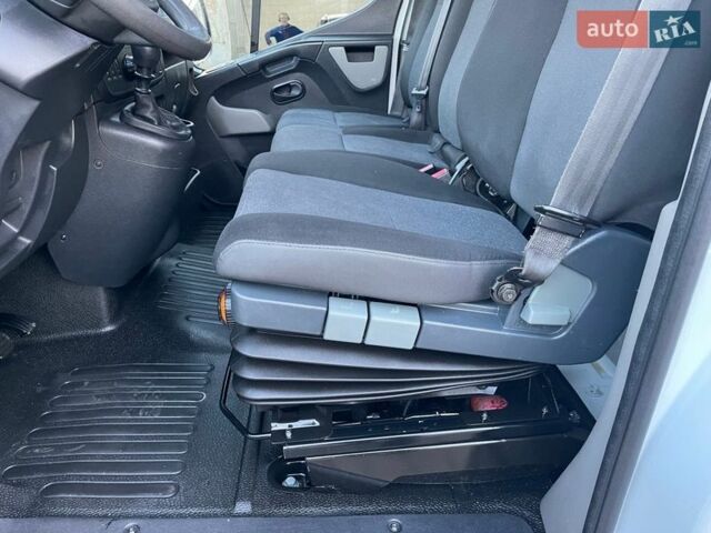 Белый Рено Мастер, объемом двигателя 2.3 л и пробегом 308 тыс. км за 17850 $, фото 10 на Automoto.ua