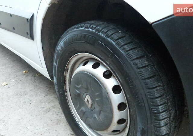 Білий Рено Мастєр, об'ємом двигуна 2.3 л та пробігом 212 тис. км за 18500 $, фото 10 на Automoto.ua