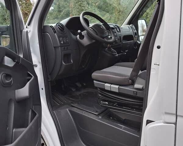 Белый Рено Мастер, объемом двигателя 2.3 л и пробегом 328 тыс. км за 17100 $, фото 23 на Automoto.ua