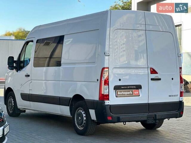 Белый Рено Мастер, объемом двигателя 2.3 л и пробегом 298 тыс. км за 26490 $, фото 3 на Automoto.ua