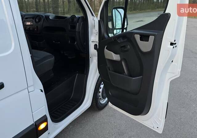 Белый Рено Мастер, объемом двигателя 2.3 л и пробегом 202 тыс. км за 17800 $, фото 22 на Automoto.ua