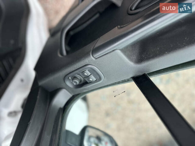 Білий Рено Мастєр, об'ємом двигуна 2.3 л та пробігом 211 тис. км за 18500 $, фото 14 на Automoto.ua