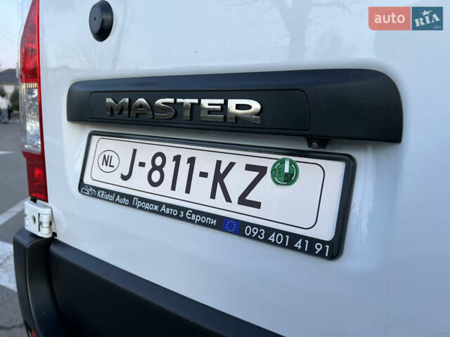 Белый Рено Мастер, объемом двигателя 2.3 л и пробегом 208 тыс. км за 18500 $, фото 25 на Automoto.ua