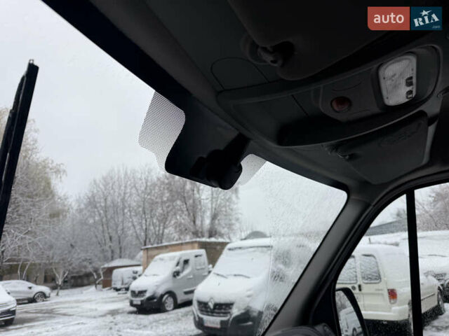 Белый Рено Мастер, объемом двигателя 0 л и пробегом 207 тыс. км за 18700 $, фото 34 на Automoto.ua