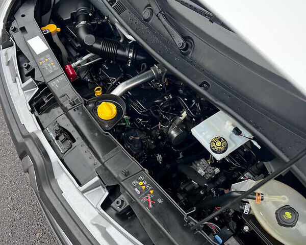 Белый Рено Мастер, объемом двигателя 2.3 л и пробегом 344 тыс. км за 17500 $, фото 47 на Automoto.ua