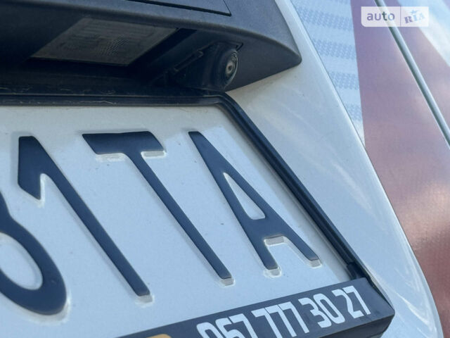 Белый Рено Мастер, объемом двигателя 2.3 л и пробегом 295 тыс. км за 19500 $, фото 6 на Automoto.ua