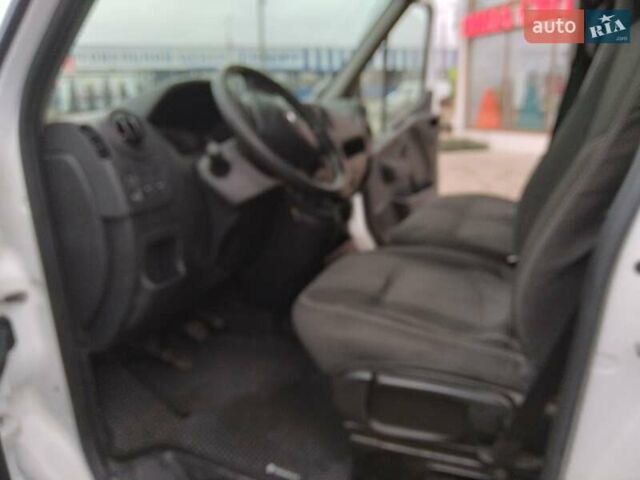 Белый Рено Мастер, объемом двигателя 2.3 л и пробегом 160 тыс. км за 15800 $, фото 1 на Automoto.ua