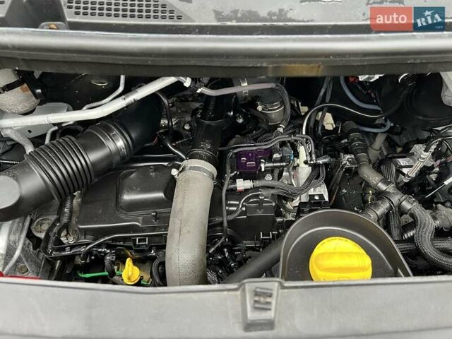 Белый Рено Мастер, объемом двигателя 2.3 л и пробегом 235 тыс. км за 18799 $, фото 22 на Automoto.ua