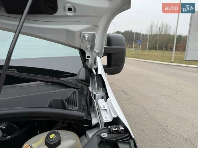 Белый Рено Мастер, объемом двигателя 2.3 л и пробегом 224 тыс. км за 18350 $, фото 35 на Automoto.ua