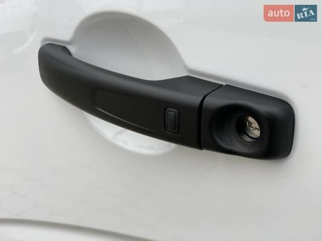 Белый Рено Мастер, объемом двигателя 2.3 л и пробегом 209 тыс. км за 19999 $, фото 23 на Automoto.ua