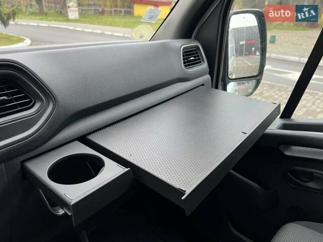 Белый Рено Мастер, объемом двигателя 2.3 л и пробегом 235 тыс. км за 18799 $, фото 34 на Automoto.ua