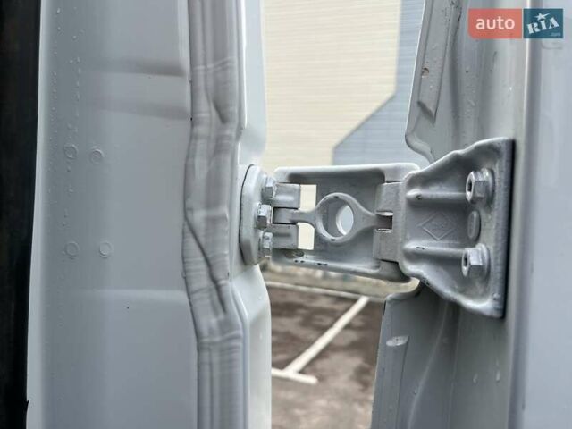 Рено Мастер 2020 в Дубно на Automoto.ua Белый Рено Мастер, объемом двигателя 2.3 л и пробегом 201 тыс. км за 18600 $, фото 49 на Automoto.ua