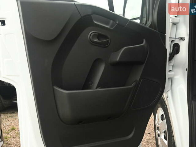 Белый Рено Мастер, объемом двигателя 2.3 л и пробегом 217 тыс. км за 19999 $, фото 18 на Automoto.ua