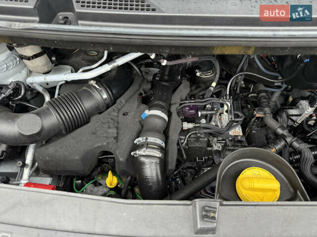 Белый Рено Мастер, объемом двигателя 0 л и пробегом 193 тыс. км за 23900 $, фото 37 на Automoto.ua