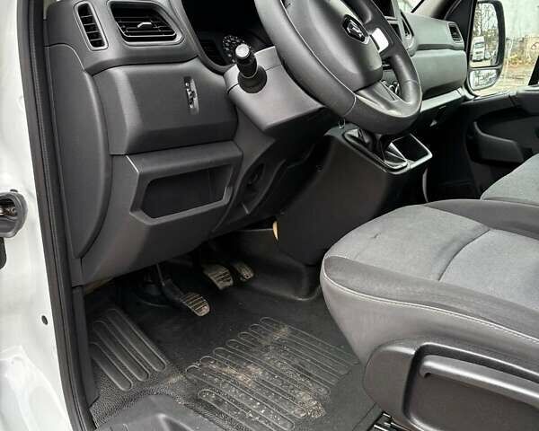 Білий Рено Мастєр, об'ємом двигуна 2.3 л та пробігом 278 тис. км за 17399 $, фото 6 на Automoto.ua