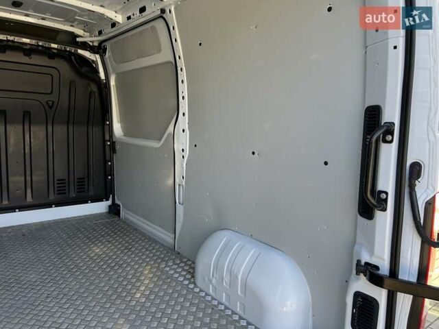 Білий Рено Мастєр, об'ємом двигуна 2.3 л та пробігом 198 тис. км за 18699 $, фото 14 на Automoto.ua