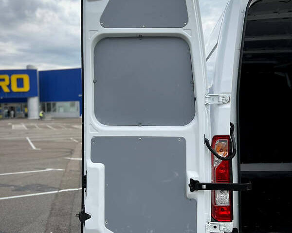 Білий Рено Мастєр, об'ємом двигуна 2.3 л та пробігом 107 тис. км за 23900 $, фото 42 на Automoto.ua