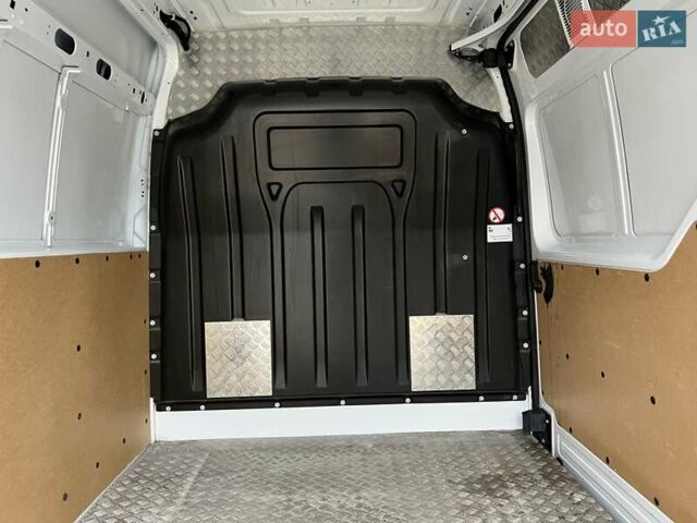 Белый Рено Мастер, объемом двигателя 2.3 л и пробегом 235 тыс. км за 18799 $, фото 27 на Automoto.ua