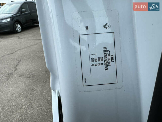 Белый Рено Мастер, объемом двигателя 2.3 л и пробегом 174 тыс. км за 21500 $, фото 66 на Automoto.ua