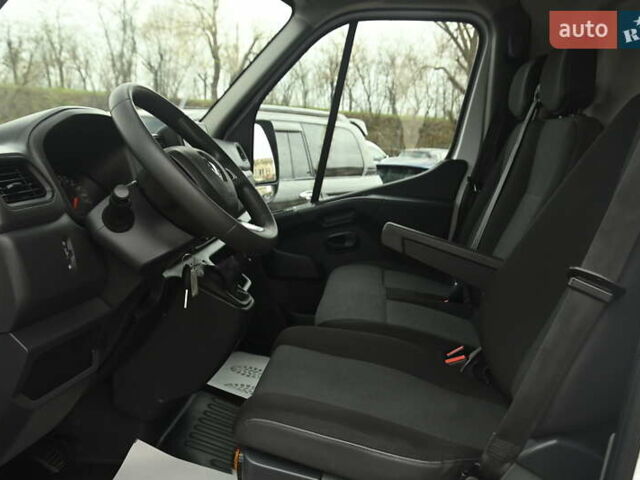 Белый Рено Мастер, объемом двигателя 2.3 л и пробегом 217 тыс. км за 19999 $, фото 22 на Automoto.ua